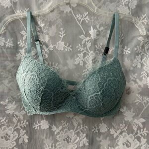 SOLD Victoria's Secret Lace Underwire Bra in Sage Green